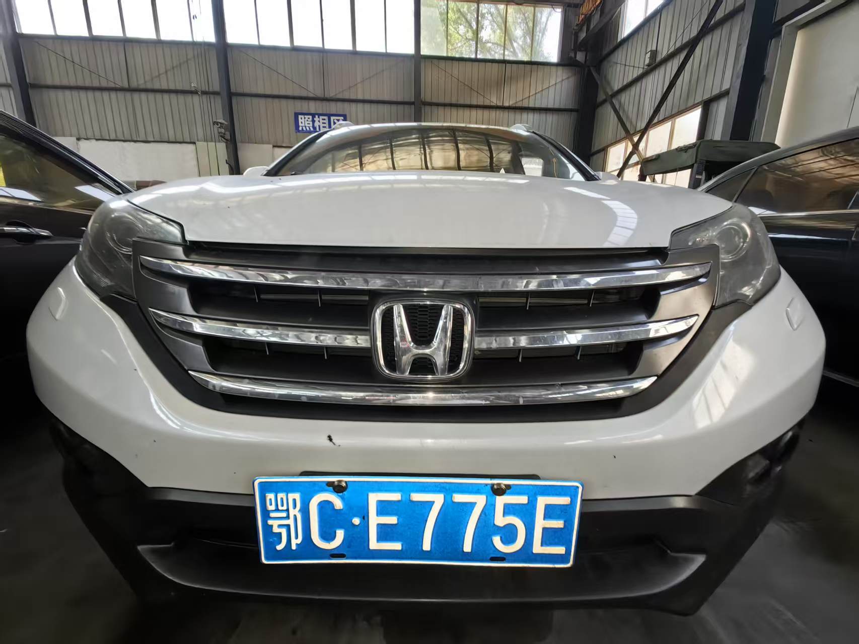 思威牌 鄂CE775E